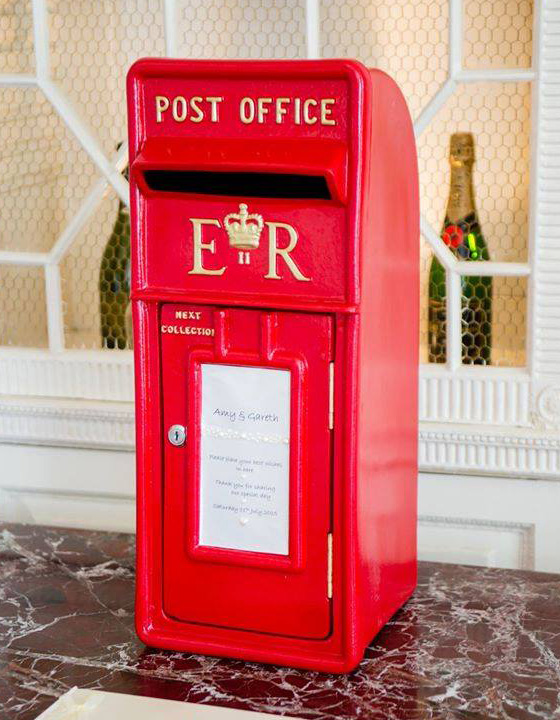 postboxred